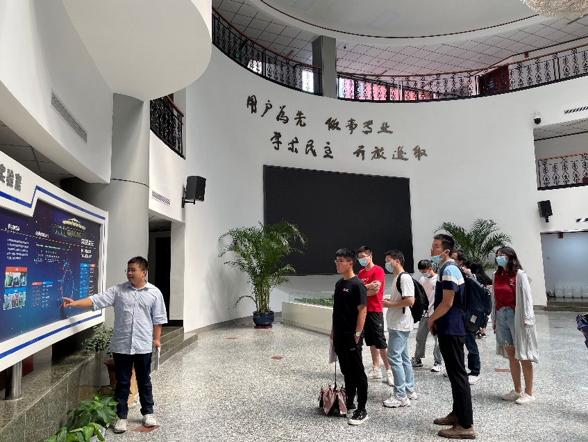 马克思主义学院研究生团总支开展“请党放心，强国有我”主题参观学习活动